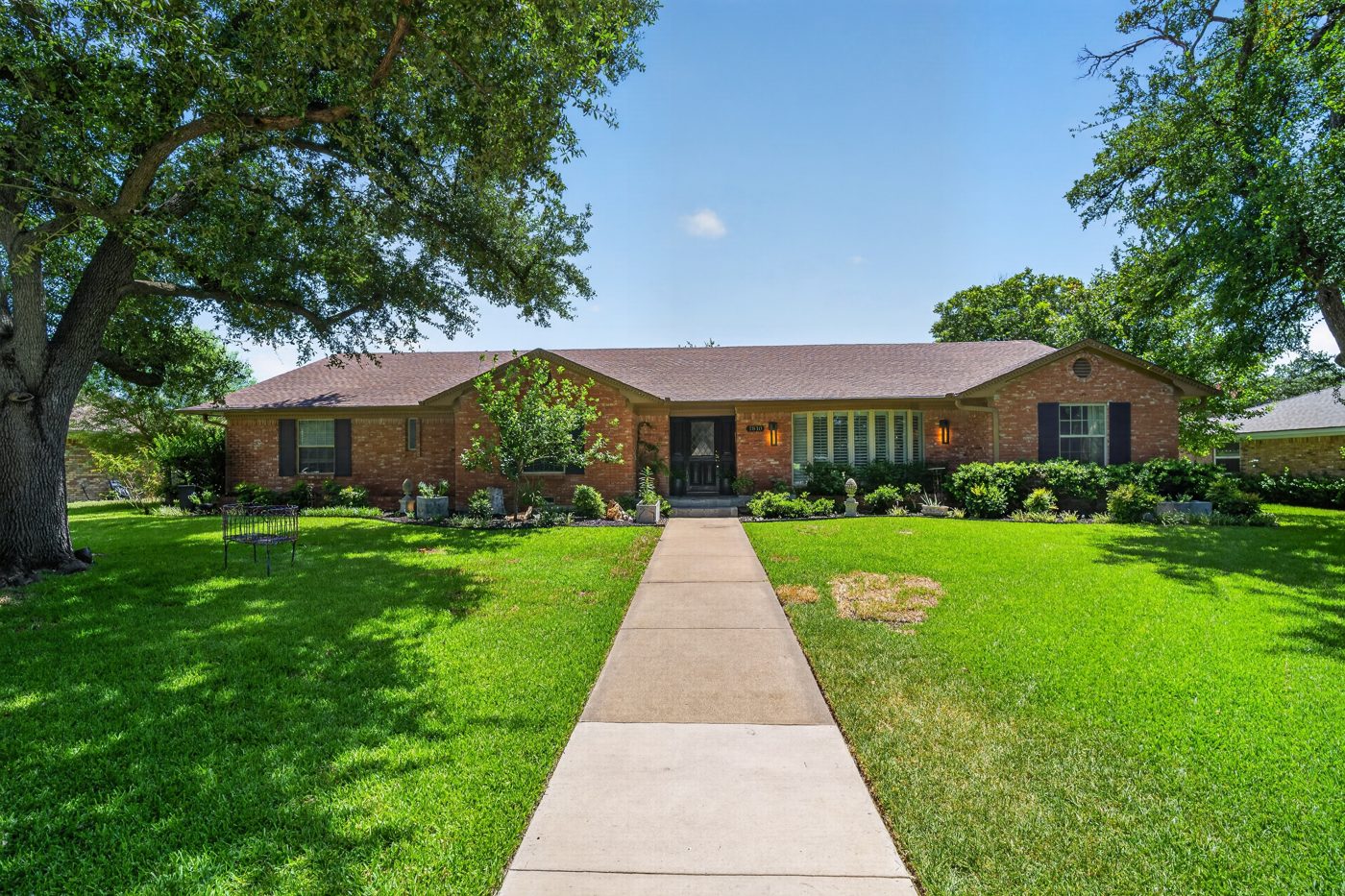 1810 South Crest Drive, Carrollton